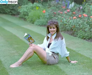 Carol Vorderman / carolvorders nude photo #0978