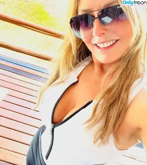 Carol Vorderman / carolvorders nude photo #0981