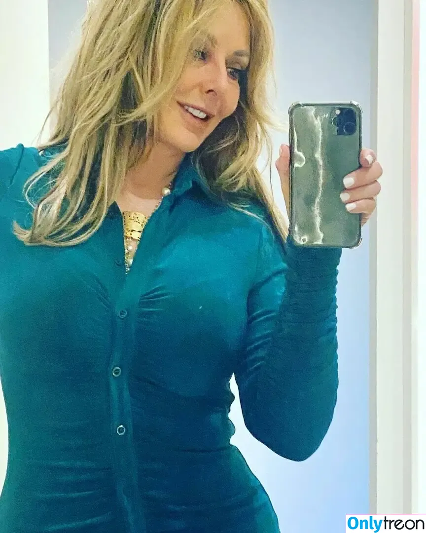 Carol Vorderman nude photo #0091 (carolvorders)