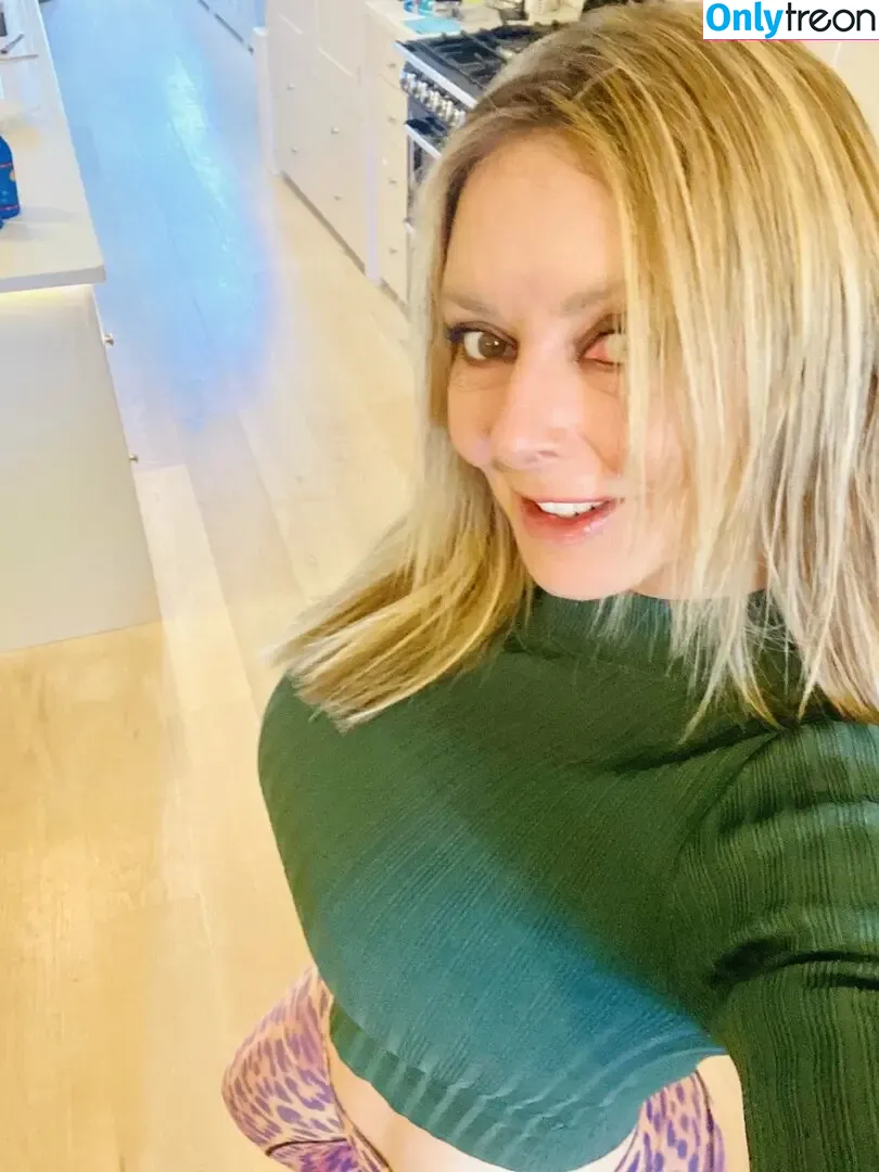 Carol Vorderman nude photo #0117 (carolvorders)