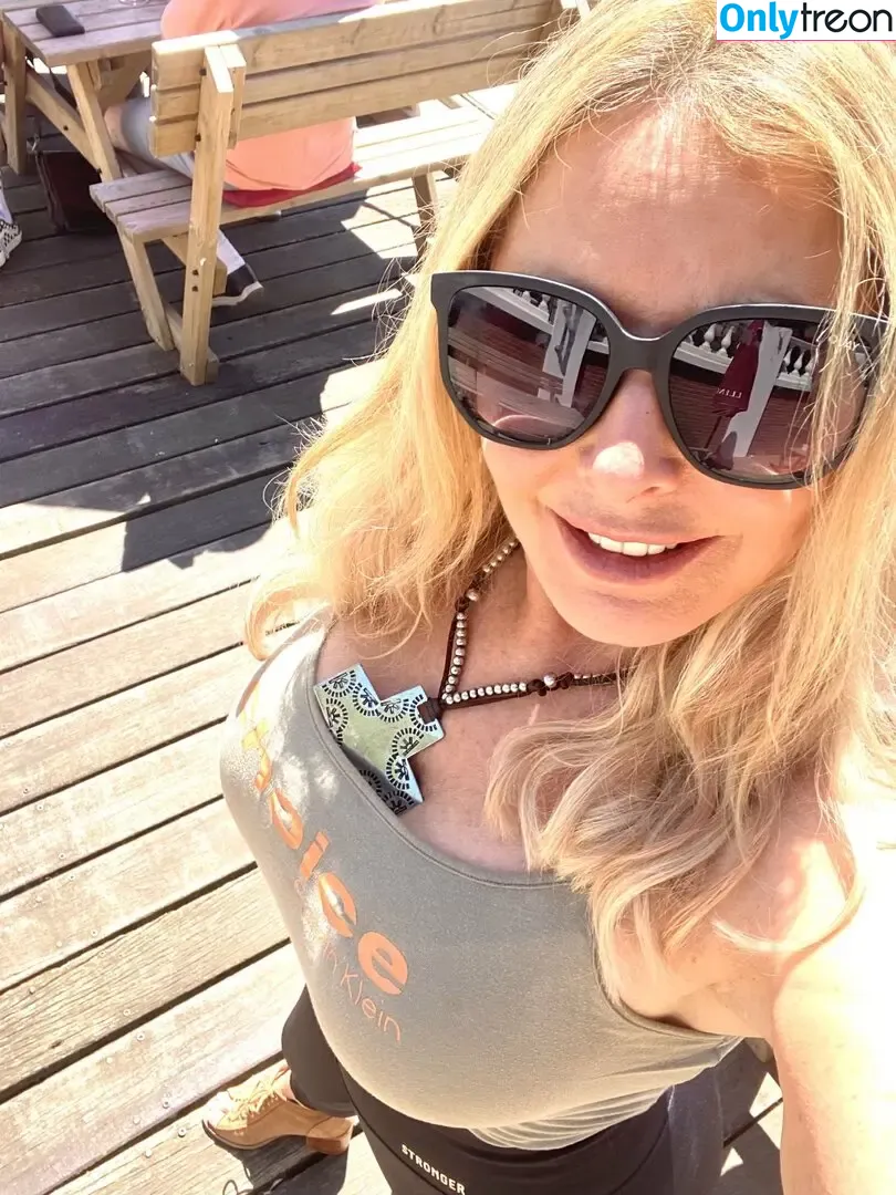 Carol Vorderman nude photo #0137 (carolvorders)
