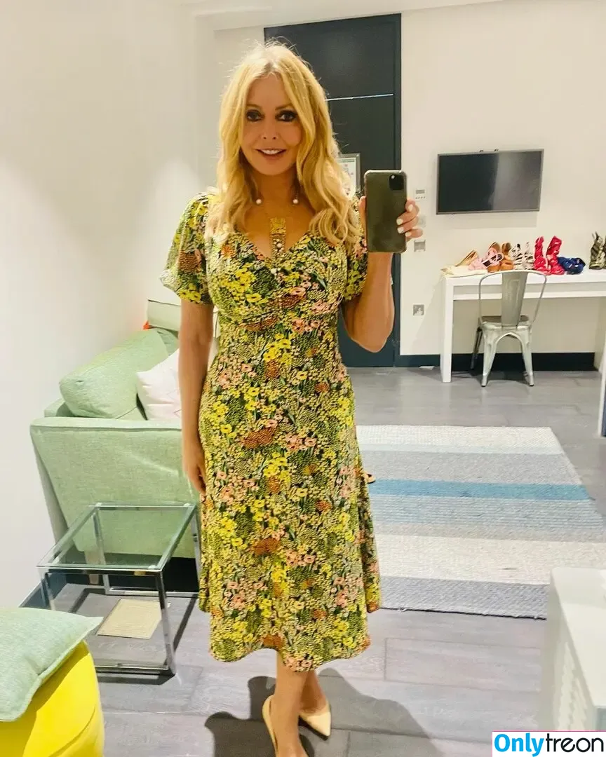 Carol Vorderman nude photo #0148 (carolvorders)