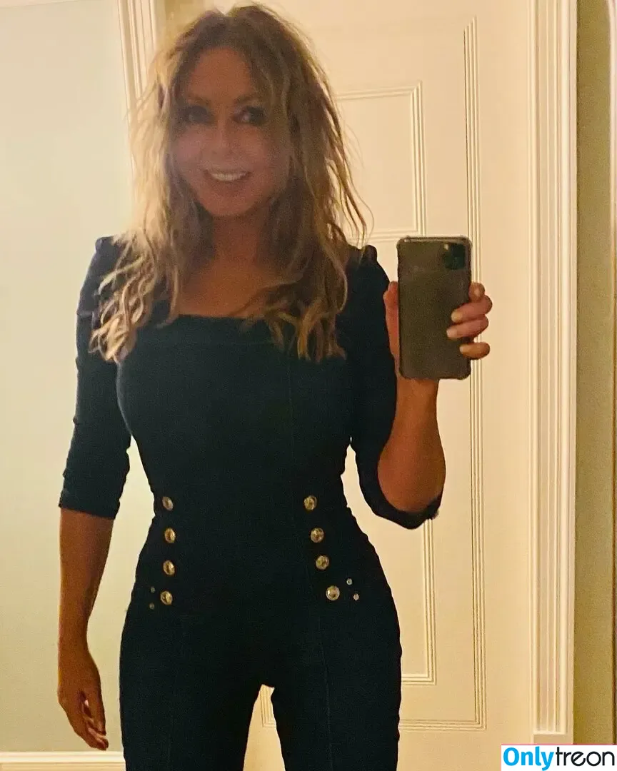 Carol Vorderman nude photo #0441 (carolvorders)