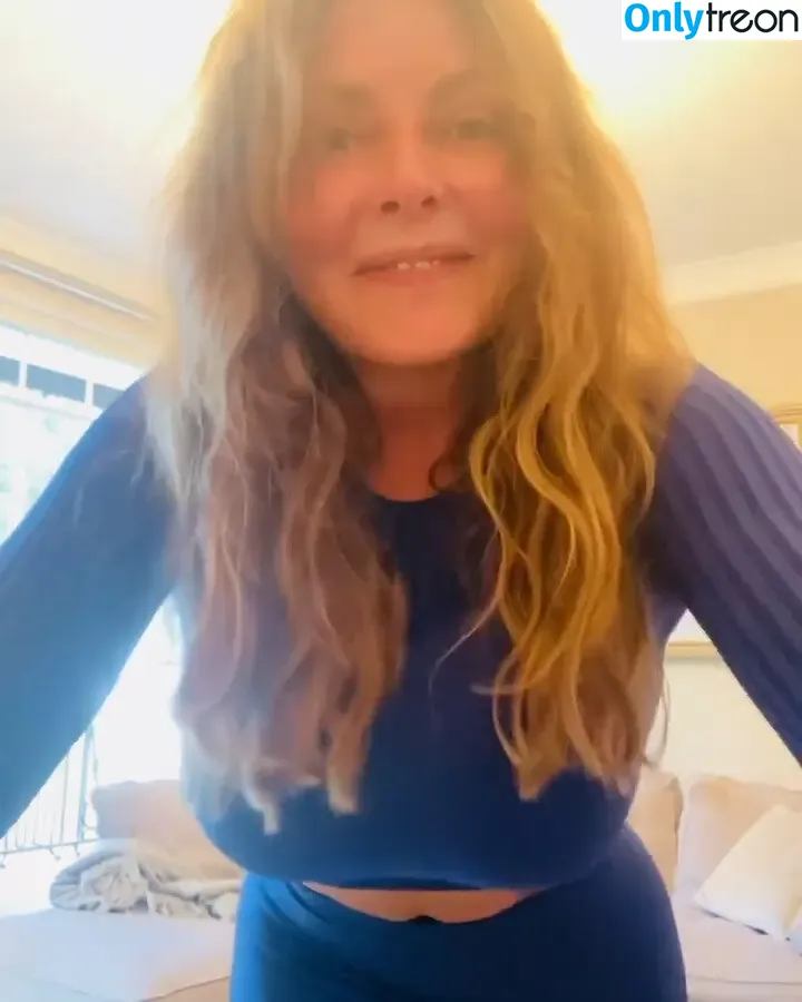 Carol Vorderman nude photo #0448 (carolvorders)