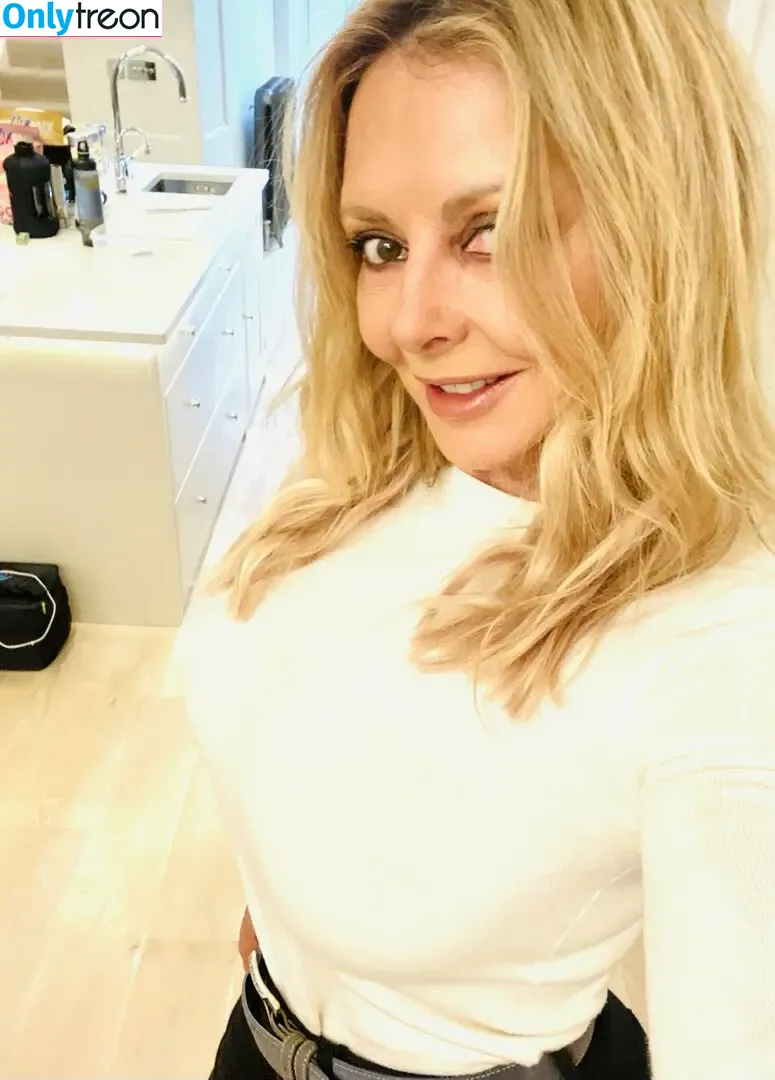 Carol Vorderman nude photo #0708 (carolvorders)