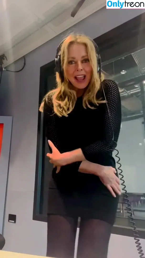 Carol Vorderman nude photo #0874 (carolvorders)