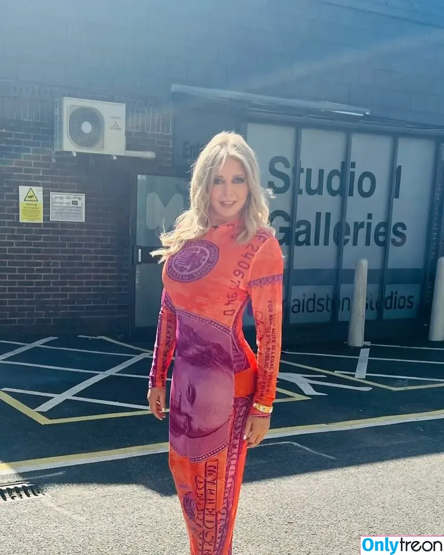 Carol Vorderman nude photo #0929 (carolvorders)