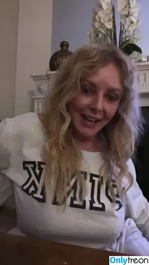 Carol Vorderman / carolvorders nude photo #1027