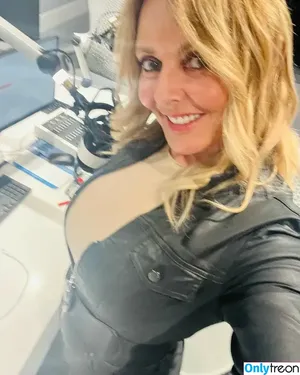 Carol Vorderman / carolvorders nude photo #1041