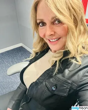 Carol Vorderman / carolvorders nude photo #1042