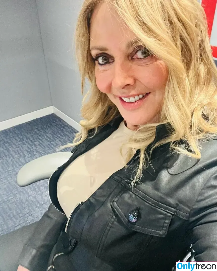Carol Vorderman nude photo #1042 (carolvorders)
