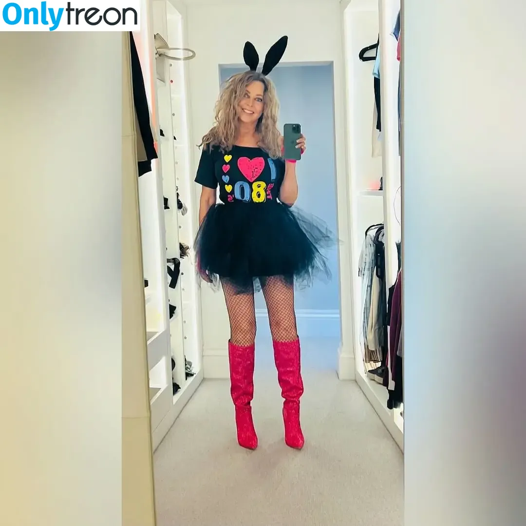 Carol Vorderman nude photo #1801 (carolvorders)