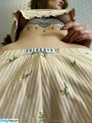carol.xxx / carollinejane123742 nude photo #0727