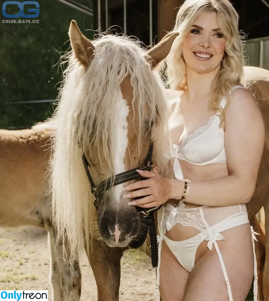 Carolin Gross nude photo #0034 (caroline__gross)