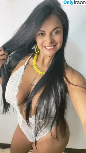 Carolina Correa Troutt / carolinacorreatroutt / yeincarol nude photo #0008