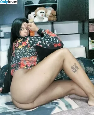 Carolina Correa Troutt / carolinacorreatroutt / yeincarol nude photo #0021