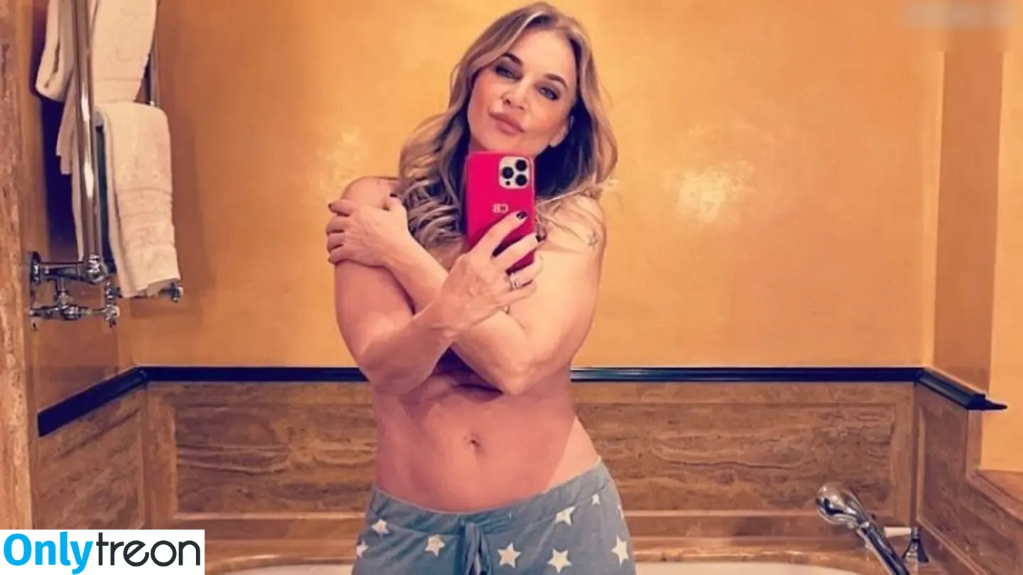 Caroline Beil nude photo #0001 (beilcaroline)