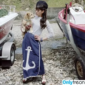 Caroline Catz / caroliine_catzz / carolinecatzfans nude photo #0008