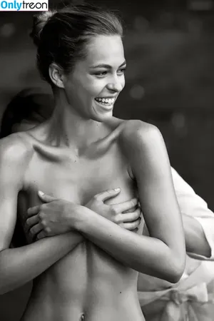 Caroline Kelley / carolineannkelley nude photo #0029