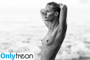 Caroline Winberg / carolinewinberg nude photo #0010