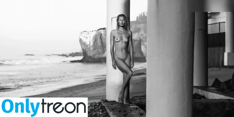 Caroline Winberg nude photo #0017 (carolinewinberg)