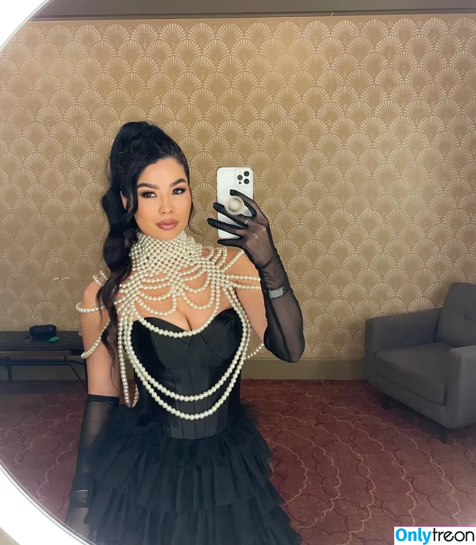 CarolineKwan nude photo #0216 (carolinekwann)