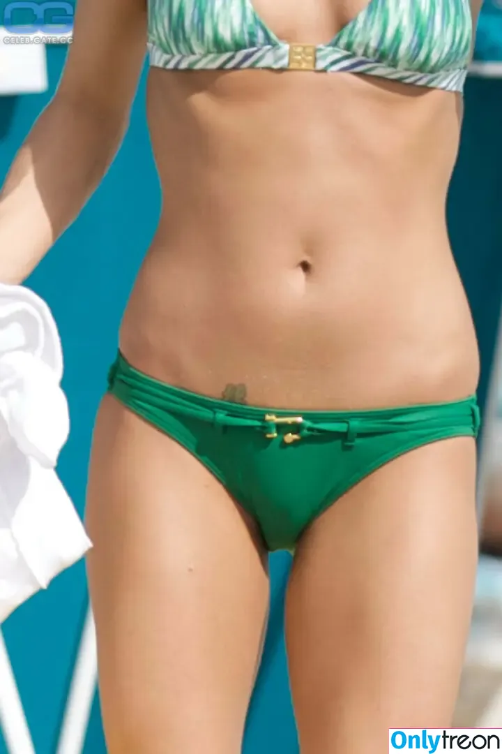 Carrie Underwood nude photo #0003 (Carrie Underwood)