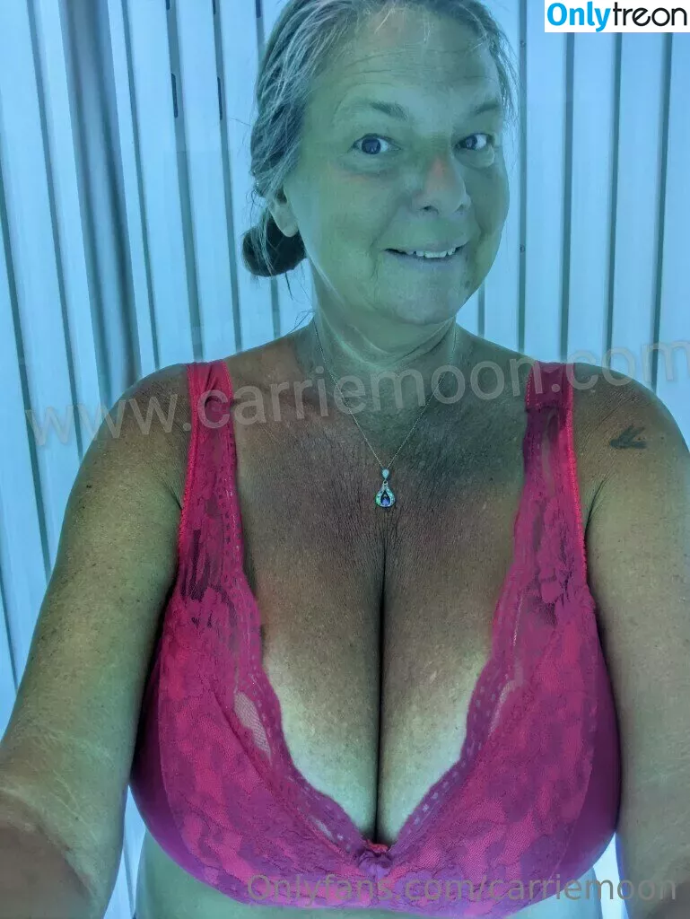 carriemoon nude photo #0001 (canadiancarriemoon)