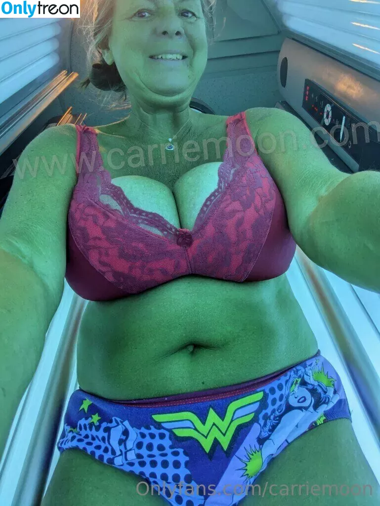carriemoon nude photo #0002 (canadiancarriemoon)