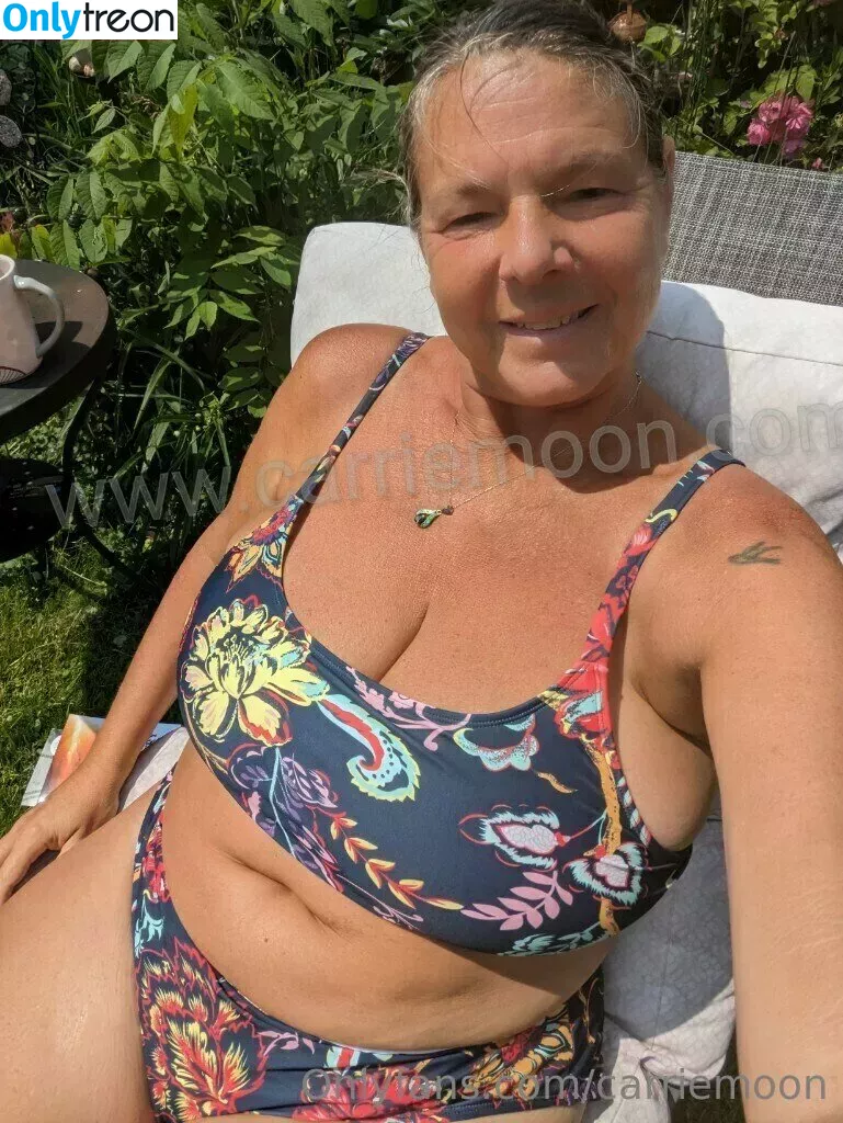 carriemoon nude photo #0012 (canadiancarriemoon)