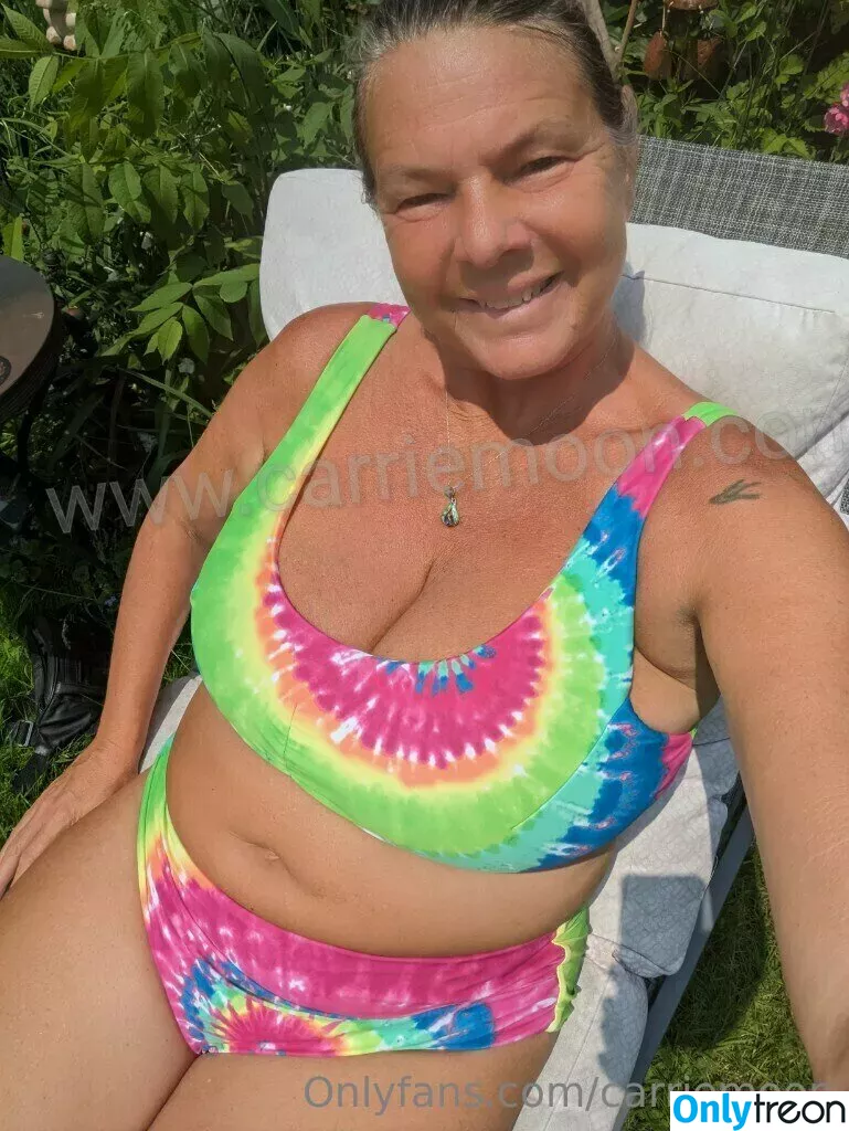 carriemoon nude photo #0014 (canadiancarriemoon)