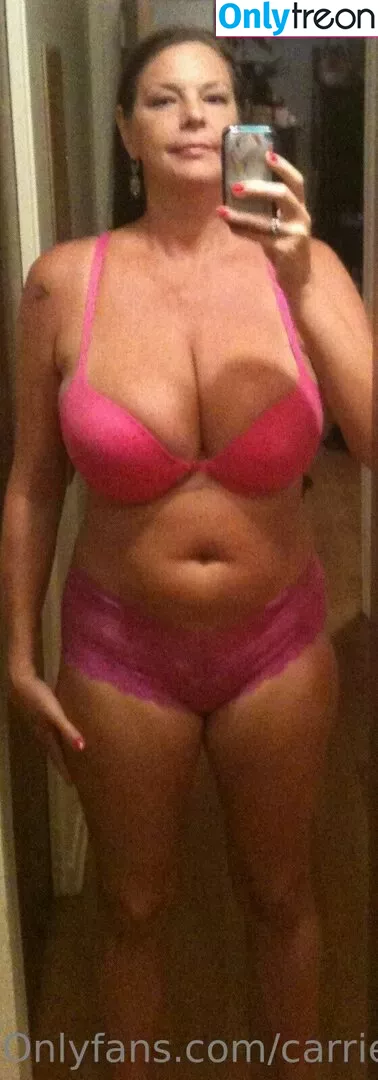 carriemoon nude photo #0040 (canadiancarriemoon)