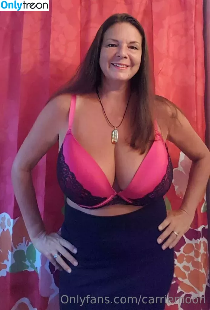 carriemoon nude photo #0044 (canadiancarriemoon)