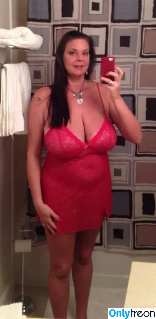 carriemoon nude photo #0200 (canadiancarriemoon)
