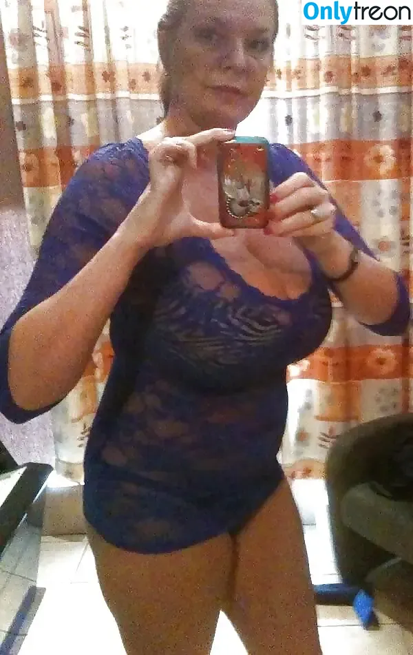 carriemoon nude photo #0213 (canadiancarriemoon)