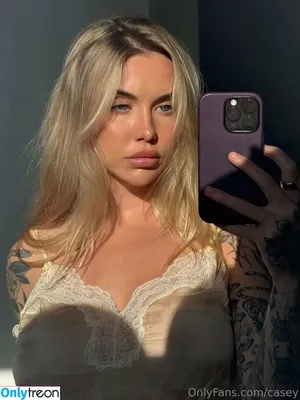 casey / caseylabow / caseyneistat nude photo #0011