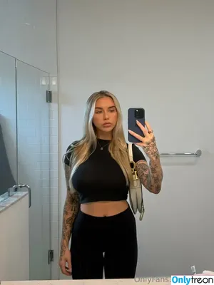 casey / caseylabow / caseyneistat nude photo #0023