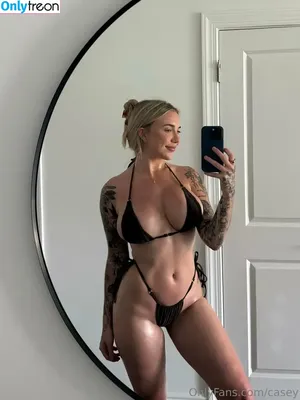 casey / caseylabow / caseyneistat nude photo #0024