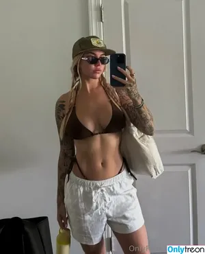 casey / caseylabow / caseyneistat nude photo #0039