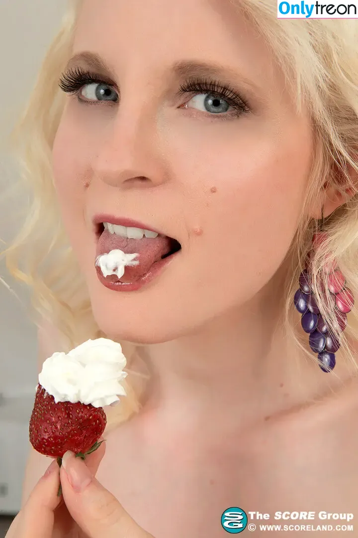 Casey Deluxe nude photo #0798 (casey_deluxe / caseydeluxe / caseydeluxe2.0)