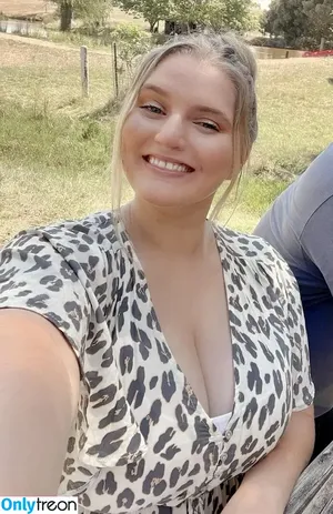 Casey Leigh / Caseyleighxox / caseyleighx / theprivatelifeofcasey nude photo #0004