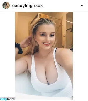 Casey Leigh / Caseyleighxox / caseyleighx / theprivatelifeofcasey nude photo #0032