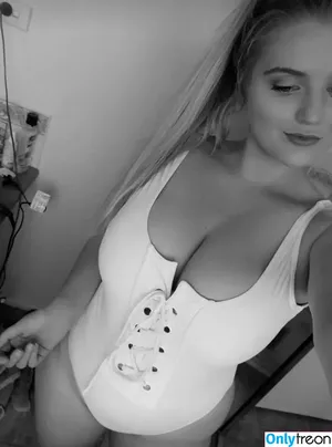 Casey Leigh / Caseyleighxox / carolinababy95 / caseyleighx / theprivatelifeofcasey nude photo #0200