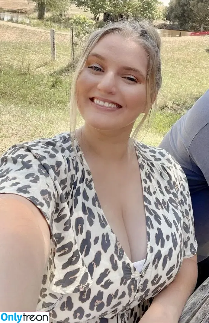 Casey Leigh nude photo #0004 (Caseyleighxox / caseyleighx / theprivatelifeofcasey)