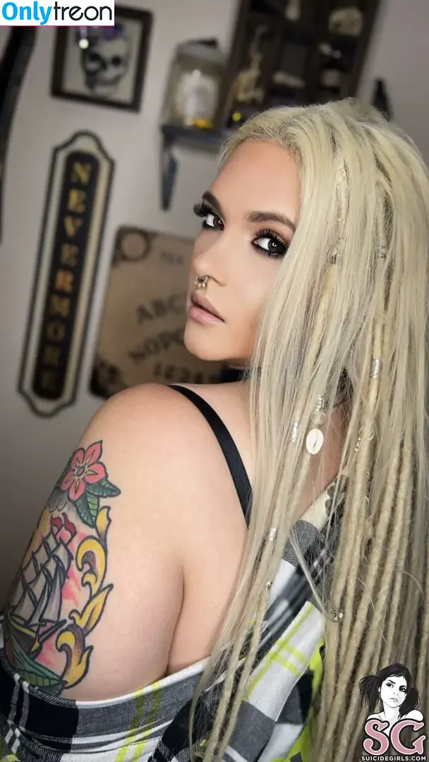 Caspianjanexx nude photo #0016 (caspian_jane_xx / caspianxr)