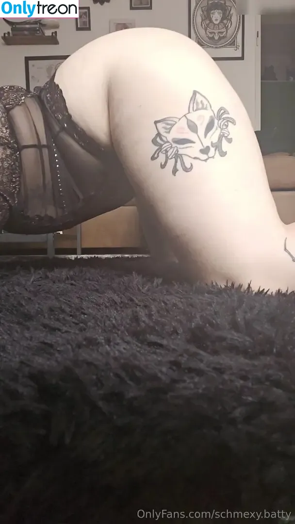 Cassie.Batty nude photo #0055 (LadyMariaNapier)