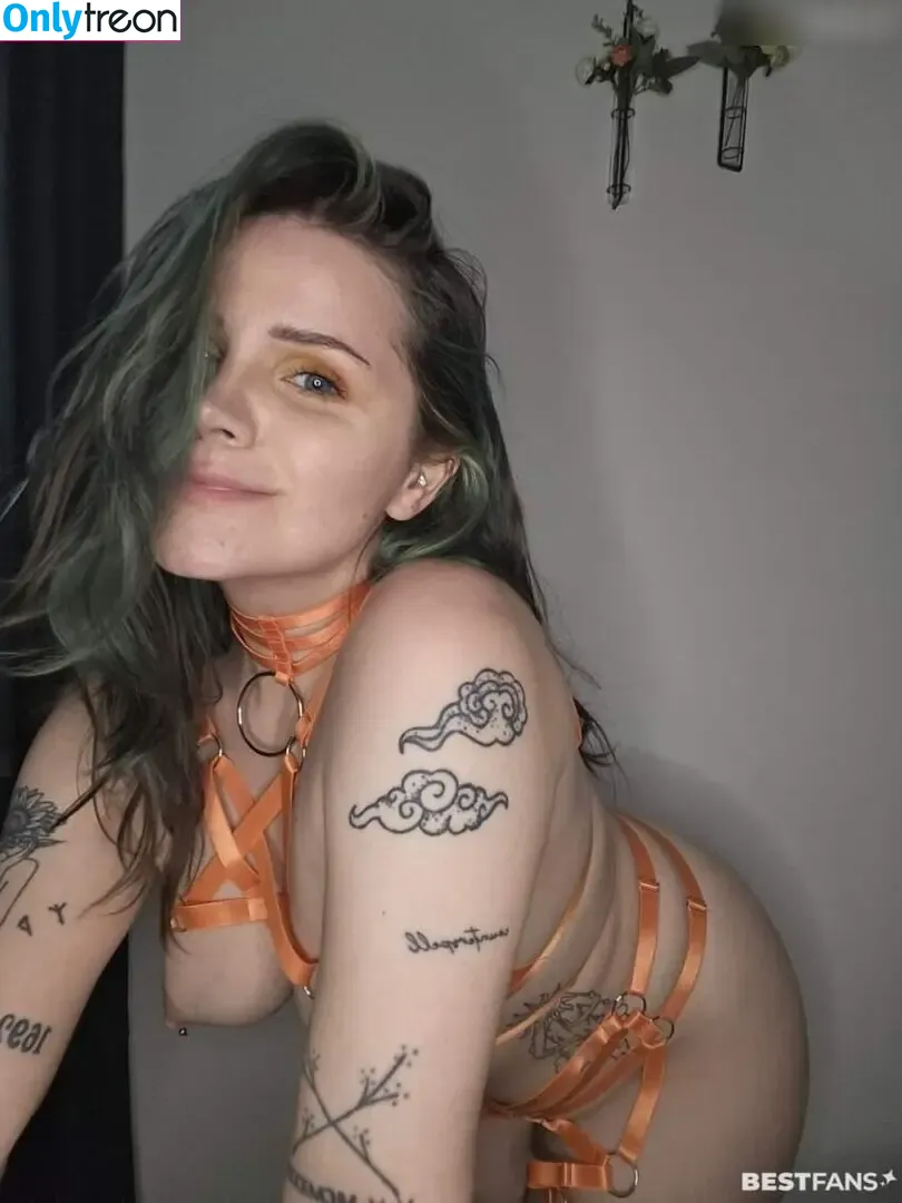Cassie.Batty nude photo #0121 (LadyMariaNapier)