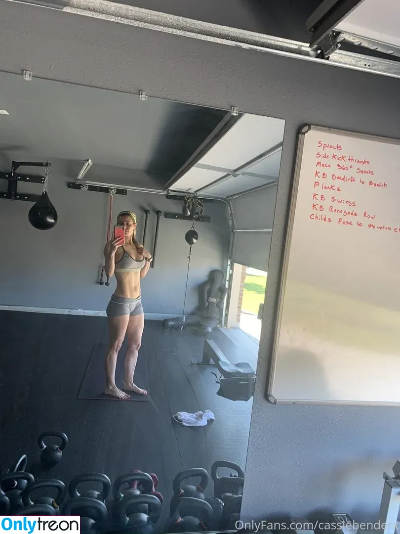 Cassie Bender nude photo #0015 (CassieBenderX / anyuser / cassiebenderfit)