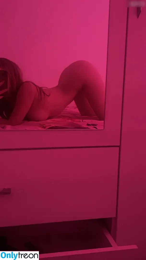cassie cachit nude photo #0018 (uhh_uma)