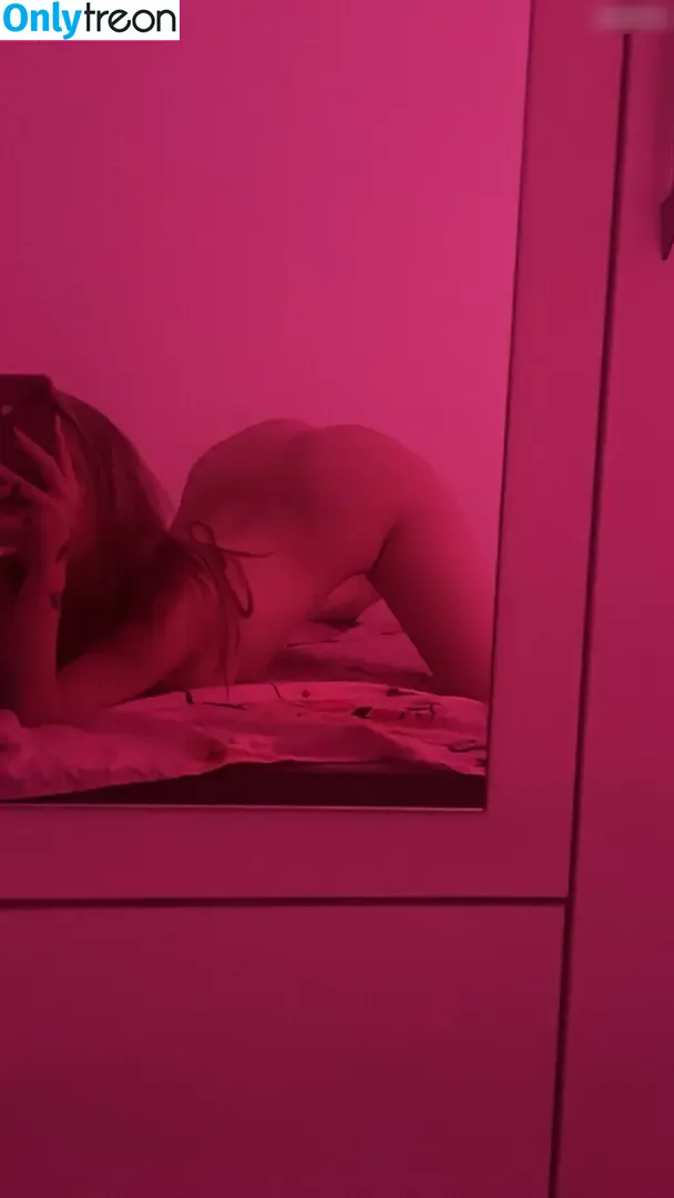 cassie cachit nude photo #0019 (uhh_uma)